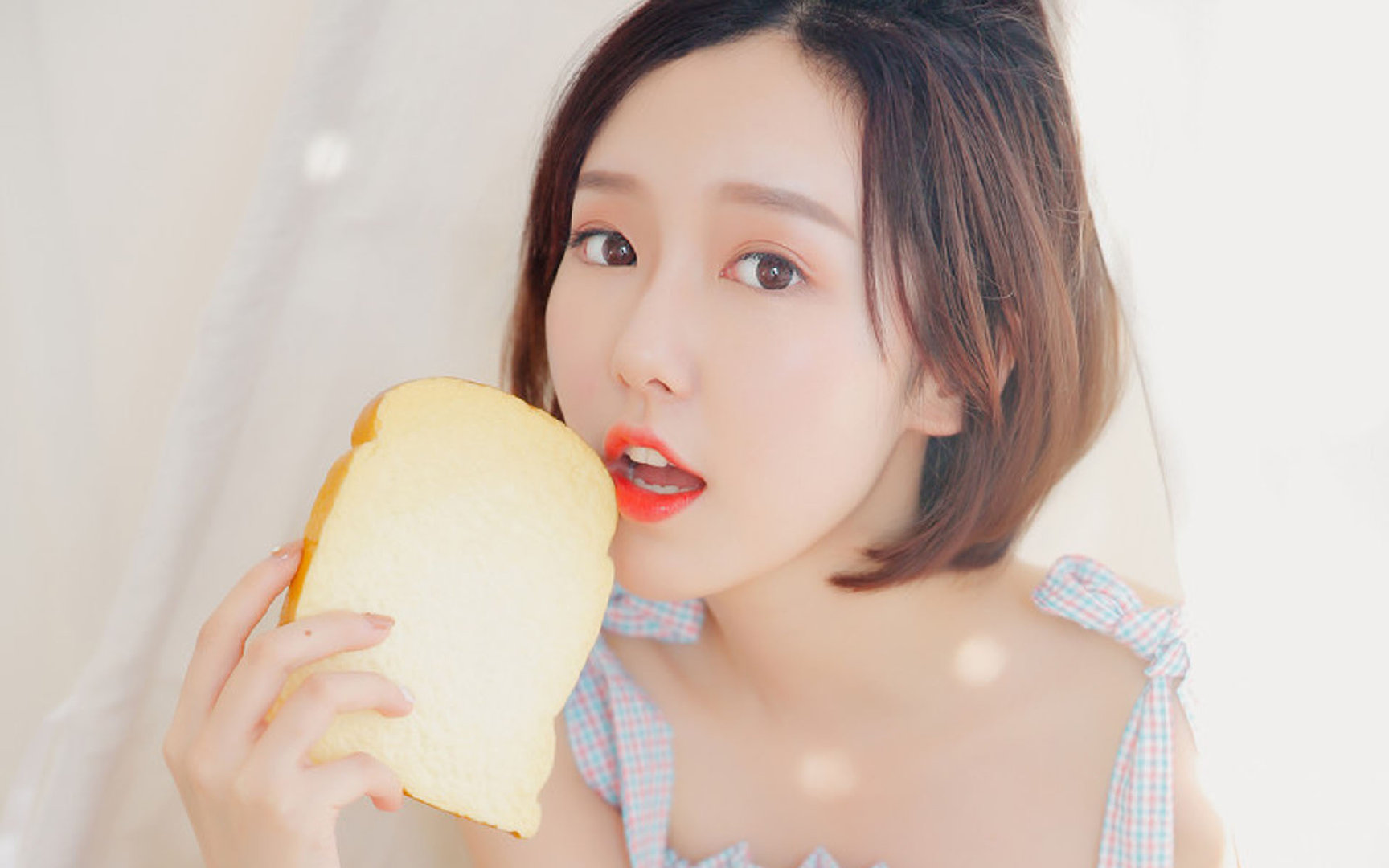 备受瞩目！国内足球争夺激烈前进，近期国内足球比赛